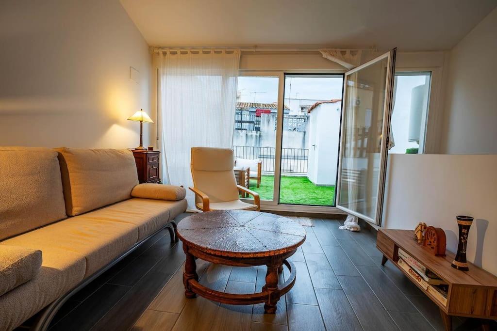 Apartmán El Castuo Centro Historico Con Parking Caces Exteriér fotografie