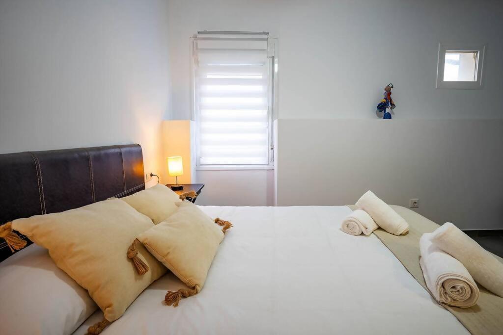 Apartmán El Castuo Centro Historico Con Parking Caces Exteriér fotografie